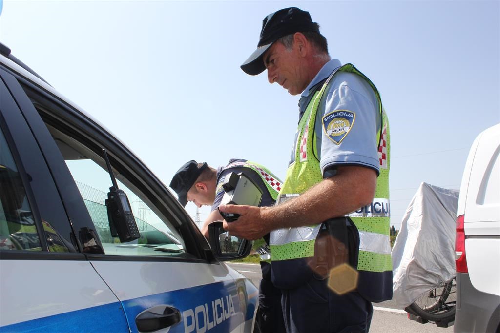 Slovenski državljanin pijan vozio kamper